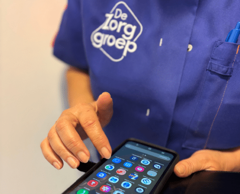 Achter de schermen bij een grootschalige device-uitrol in de zorg: 2000+ laptops en smartphones vervangen